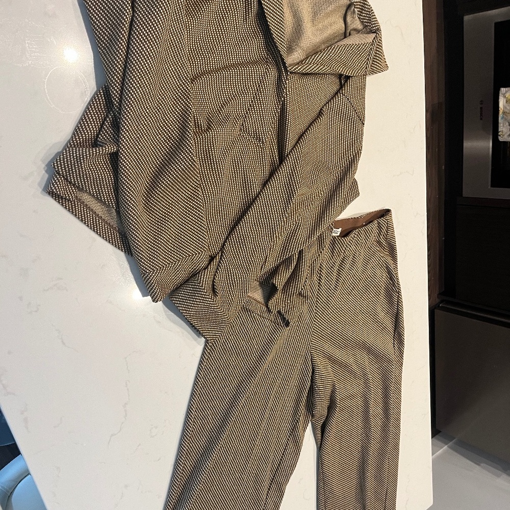 Max Studio Matching Set